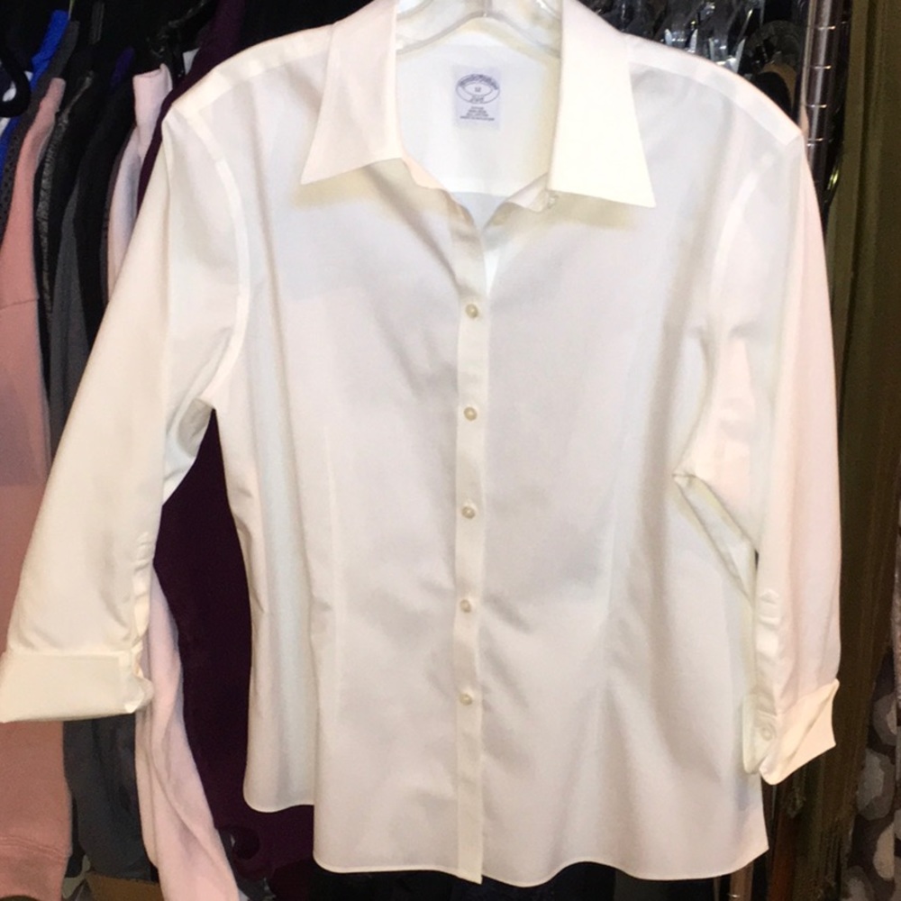 NWOT White Three Quarter Sleeve button down blouse